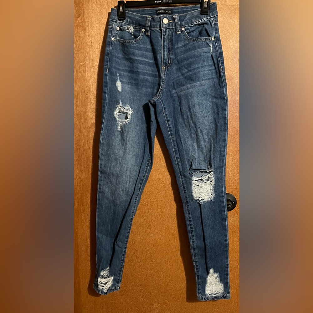 Skinny ripped jeans